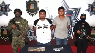 Detienen a dos  jóvenes por posesión de drogas  en Cancún