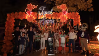Las figuras iluminadas buscan atraer a familias y turistas al Centro Histórico
