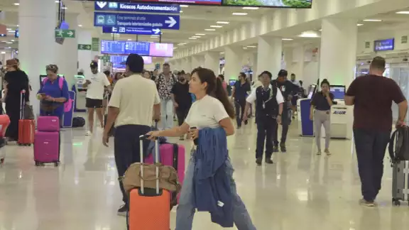 El Aeropuerto Internacional de Cancún sostuvo un día de actividad normal El Aeropuerto Internacional de Cancún sostuvo un día de actividad normal