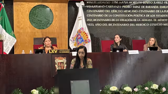 18 votos a favor contra 15 en contra