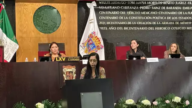 18 votos a favor contra 15 en contra