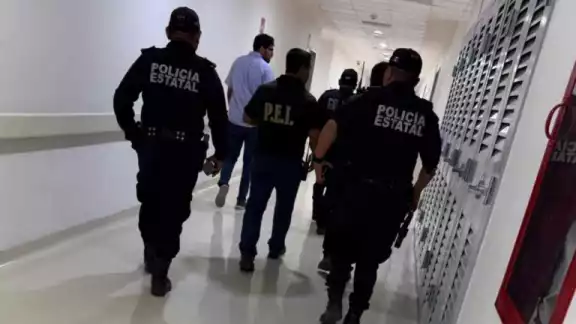 Dos mujeres que acuden a visitar a sus familiares recorren por cunfusión áreas equivocadas