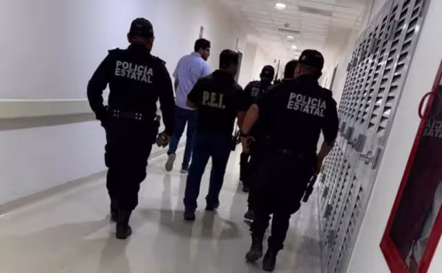 Dos mujeres que acuden a visitar a sus familiares recorren por cunfusión áreas equivocadas