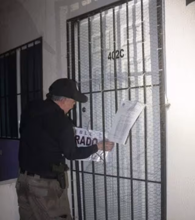 En su detención se encontraron armas de fuego, cargadores, cartuchos y grandes dosis de cocaína y mentafetamina
