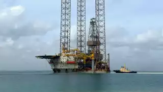  Atraca la plataforma petrolera Titania Fe en  Progreso para mantenimiento