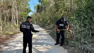 El reporte a emergencias fue realizado por un ciudadano quien encontró el cadáver de la mujer