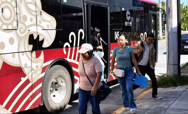 Gobierno analiza petición ciudadana de rutas directas en Campeche