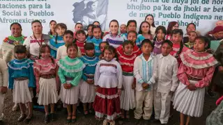 La presidenta Sheinbaum visitó la comunidad otomí de Amealco de Bonfil.