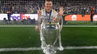 Toni Kroos celebra la conquista de su sexta Champions League como profesional