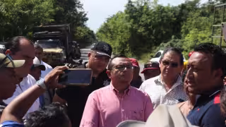 Retiran bloqueo parcial en carretera de Tizimín tras acuerdos para reparar el camino