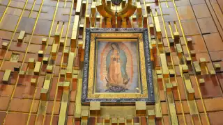 Hombre arroja piedras a imagen de la Virgen de Guadalupe porque no le cumplió un milagro