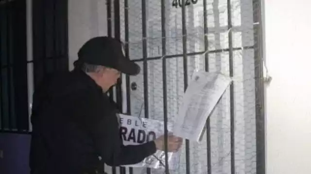 En los cateos se aseguraron aproximadamente dos kilogramos de cocaína, tres fusiles de asalto y alrededor de dos mil cartuchos para armas