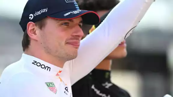 Max Verstappen es sancionado con servicio comunitario en Ruanda.