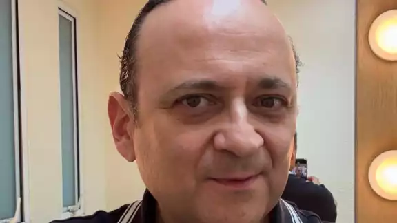 Lalo España confundió a sus seguidores con un mensaje en sus redes sociales Lalo España confundió a sus seguidores con un mensaje en sus redes sociales