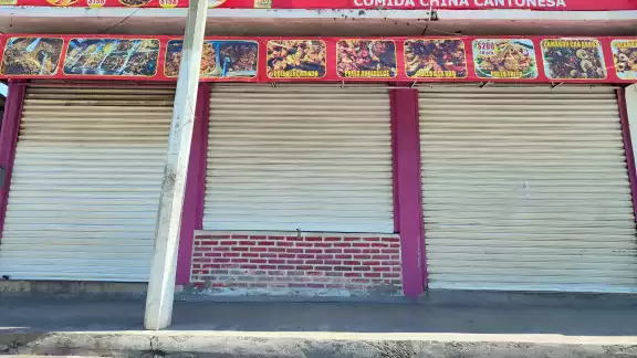 En algunos casos, los cierres se debieron a que los comercios no contaban con servicios sanitarios básicos como lavamanos. En algunos casos, los cierres se debieron a que los comercios no contaban con servicios sanitarios básicos como lavamanos.