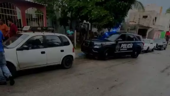 Vecinos alertaron al número de emergencias, movilizando a paramédicos quienes atendieron al lesionado Vecinos alertaron al número de emergencias, movilizando a paramédicos quienes atendieron al lesionado