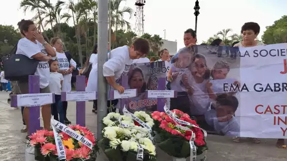 En marzo del 2017, Ema Gabriela Canto fue ultimada en la terraza de su vivienda, frente a sus hijos En marzo del 2017, Ema Gabriela Canto fue ultimada en la terraza de su vivienda, frente a sus hijos