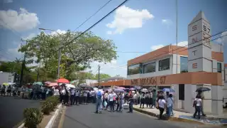 Al menos tres avenidas de Mérida se mantienen bloqueadas por los maestros