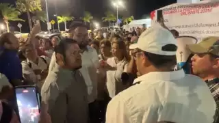 Miles de trabajadores de la educación caminaron por las calles de Chetumal para expresar su inconformidad con la reforma.