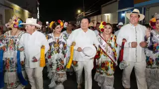 Gobernador Joaquín Díaz Mena encabeza coronación de la Reina de la Feria de Reyes Tizimín 2026