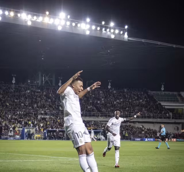 Los Merengues celebrando la goleada