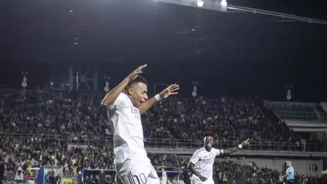 Los Merengues celebrando la goleada