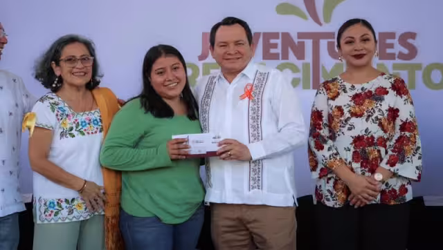 Becas Juventudes Renacimiento llegan a estudiantes de la UTM