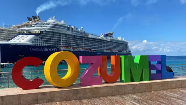 La economía de esta ciudad depende en mucho de la cantidad de pasajeros que bajen a comer y comprar souvenirs