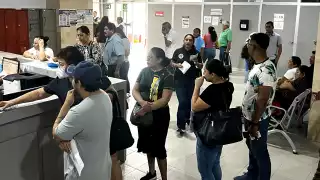 Derechohabientes del ISSSTE en Chetumal denuncian largas filas y retrasos en citas médicas