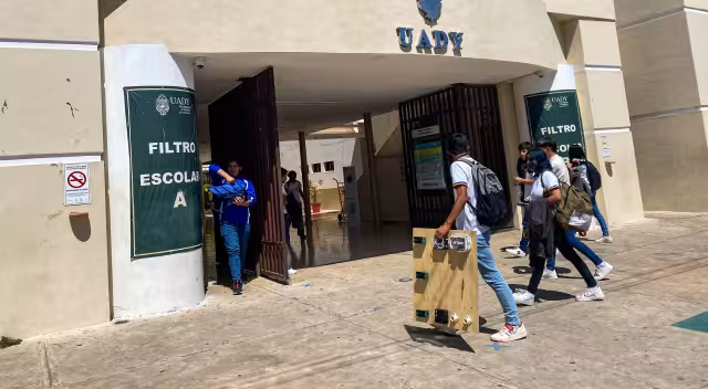 En bachillerato y licenciatura, más de 12 mil aspirantes no encontrarán un lugar en las aulas presenciales