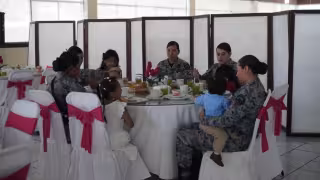 Guardia Nacional y Sedena celebran a madres en activo
