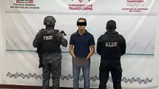 Detienen en Cancún a jurídico de la FGE por presunta pederastia contra una menor en Chiapas