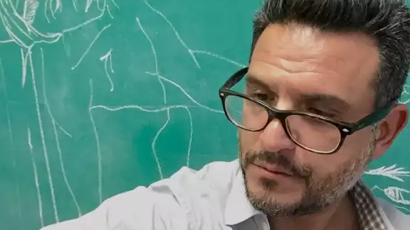 Encuentran sin vida al poeta mexicano, se desconoce las causas Encuentran sin vida al poeta mexicano, se desconoce las causas