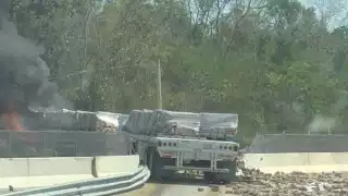 El chofer de la unidad perdió la vida en la vía Mérida-Cancún