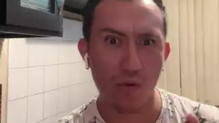 Durante la noche en una playa de Cancún, Edgar logró salvar a un turista de morir ahogado