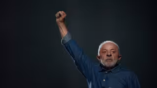 Luis Inácio Lula, del Partido de los Trabajadores (PT), obtuvo 51.79 por ciento de los votos válidos