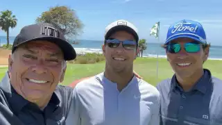 Papá de Checo y el piloto tapatío
