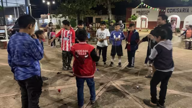Este tipo de entretenimientos, desarrolla las habilidades motoras finas y gruesas, así como el equilibrio y la coordinación del cuerpo