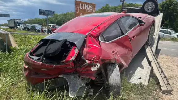 Debido al impacto entre ambos vehículos ambos fueron declarados como pérdida total