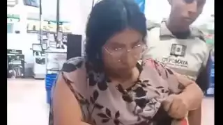 Video: Mujer intenta robar 6 mil pesos en productos bucales durante Buen Fin