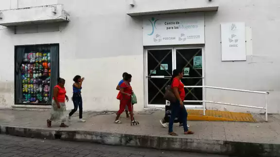 Personal del organismo ha asistido a las dependencias para sensibilizar y concientizar.