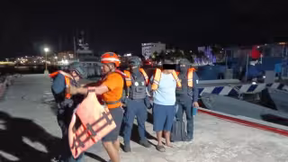 Marina apoya con traslado de detenido y un paciente de Isla Mujeres a Cancún