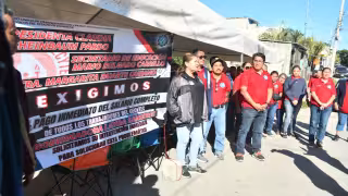 Alrededor de 500 trabajadores del Cecytec iniciaron un paro de labores