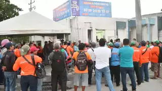 Los obreros manifestaron que desde hace varios meses la Comuna capitalina no cubre al Issstecam las cuotas que le descuentan a cada uno de la nómina