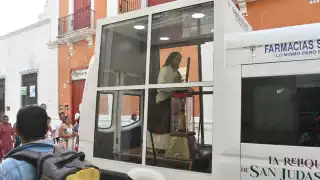 Fieles se congregan para venerar las reliquias de San Judas Tadeo en la Catedral de Campeche.