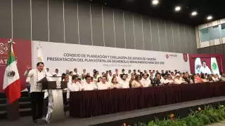 Joaquín Díaz Mena presentó el Plan de Desarrollo Renacimiento Maya
