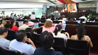 Se citó a todos los diputados por los canales oficiales, asegura Jiménez Gutiérrez.