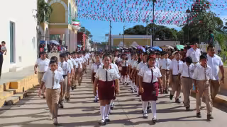 Más de 2 mil 600 personas participarán en desfile de Independencia en Hopelchén