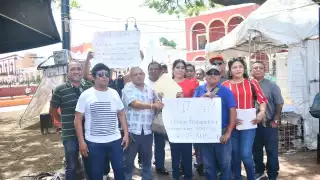 Integrantes del Sindicato Único de Trabajadores del Servicio del Gobierno Municipal (S.U.T.S.G.M.)