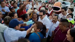 Joaquín Díaz Mena visitó los municipios de Chikindzonot y Tixcacalcupul